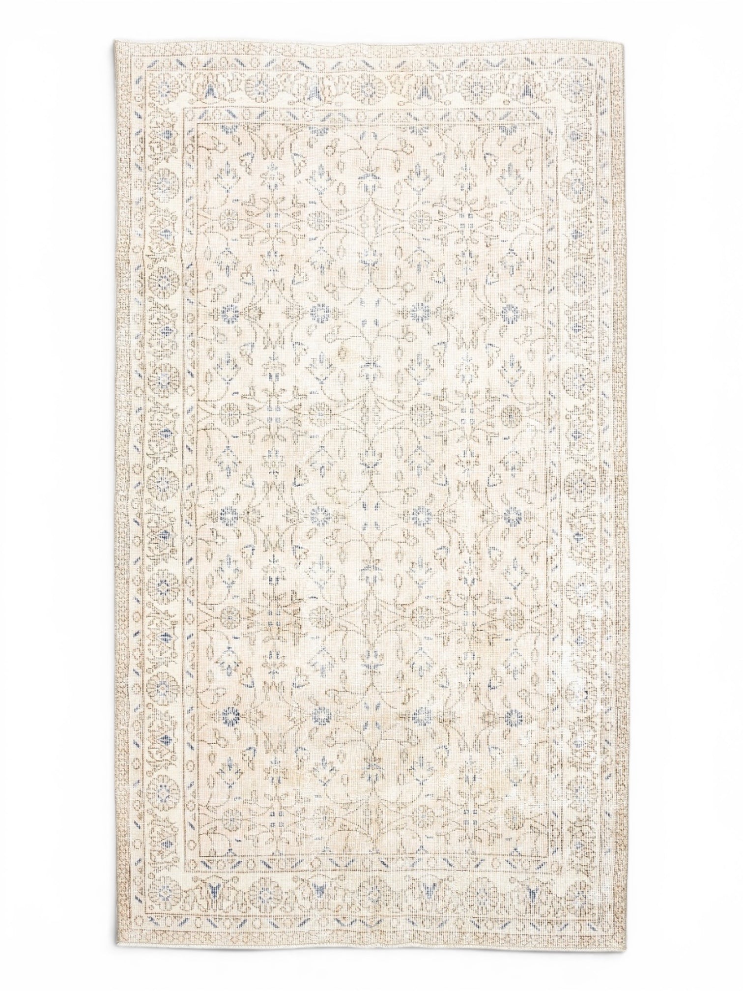 No. 305 Vintage Turkish Rug 4’8x 8’2”