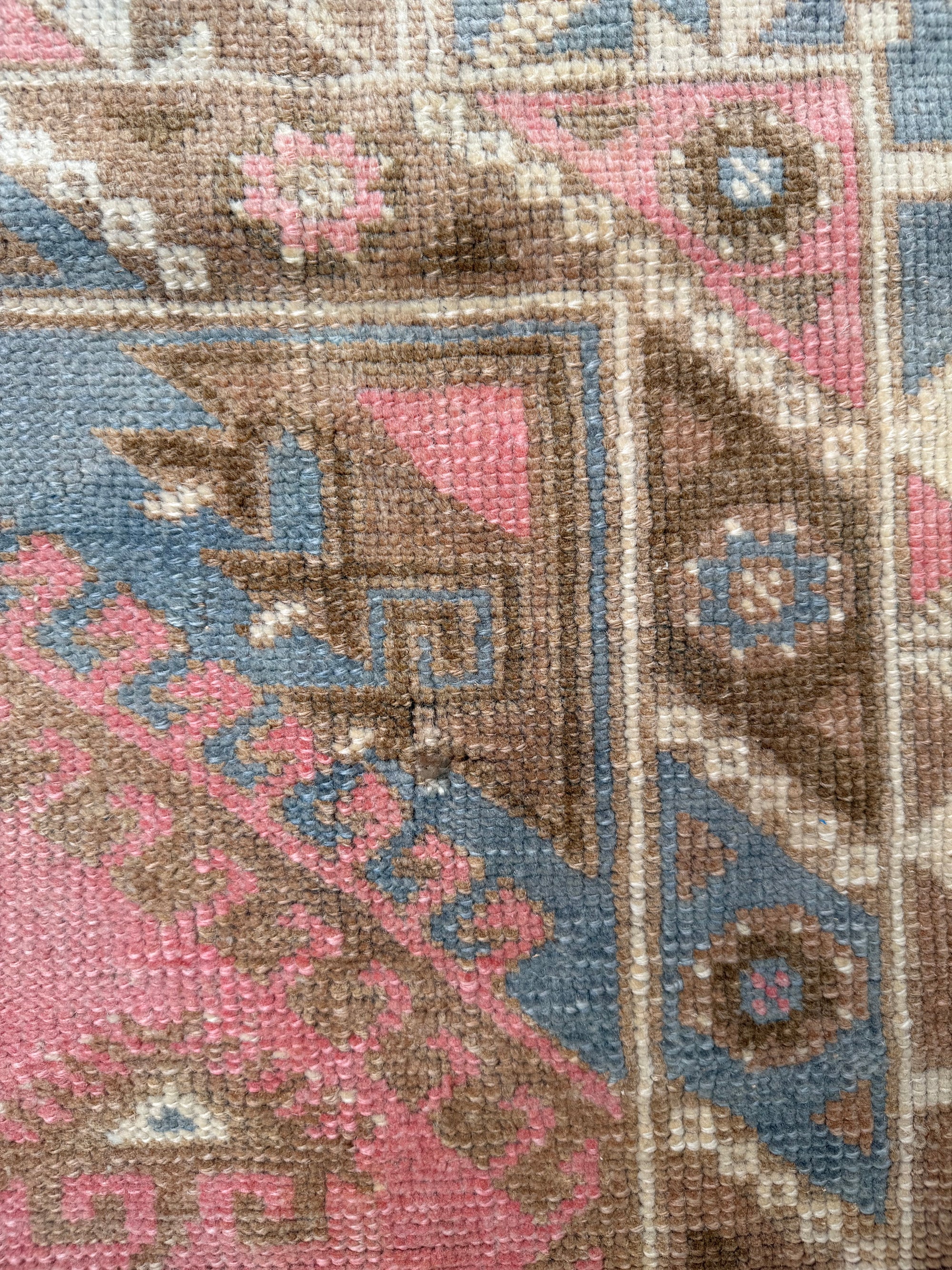 No. 304 Vintage Turkish Rug 3'8" x 5’8”