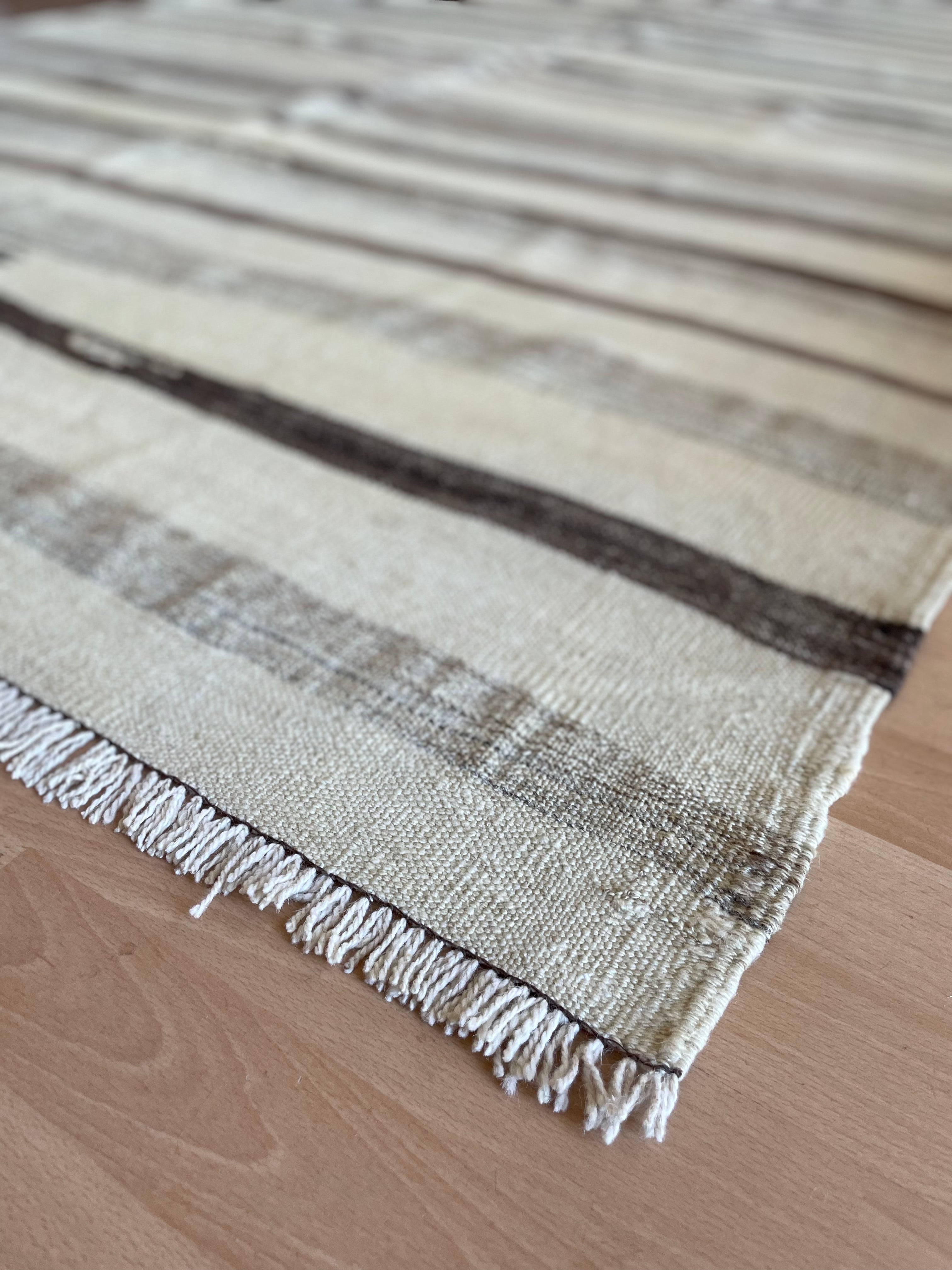 Vintage Kilim, selling Turkish Kilim, Accent Kilim, Oushak Kilim, 32x71 inches Gray Kilim, Wool Kilim, Bedroom Kilim, 7919