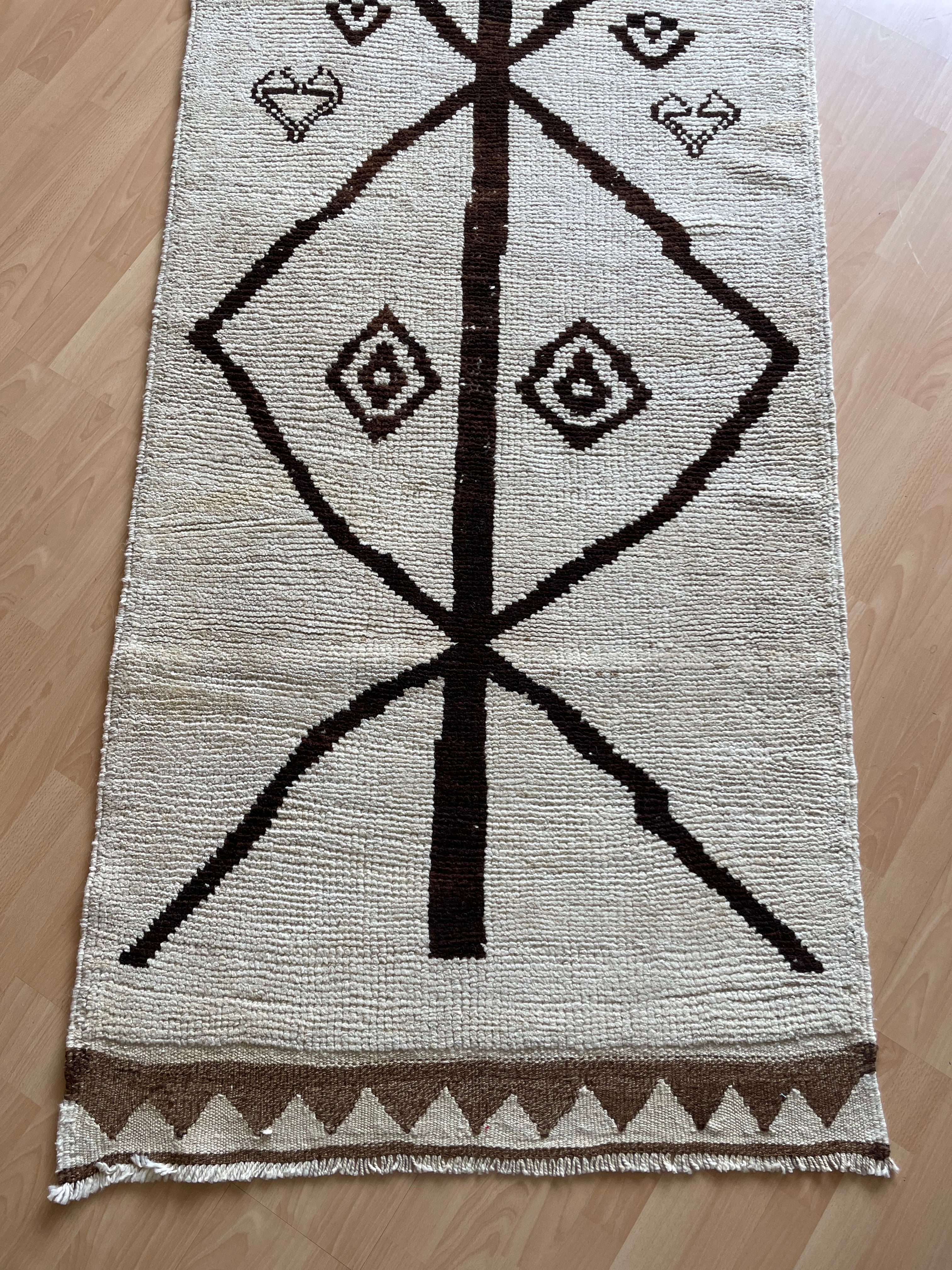 No. 1101 Vintage Herki Runner 3&#39;4&quot; x 11&#39;6&quot;