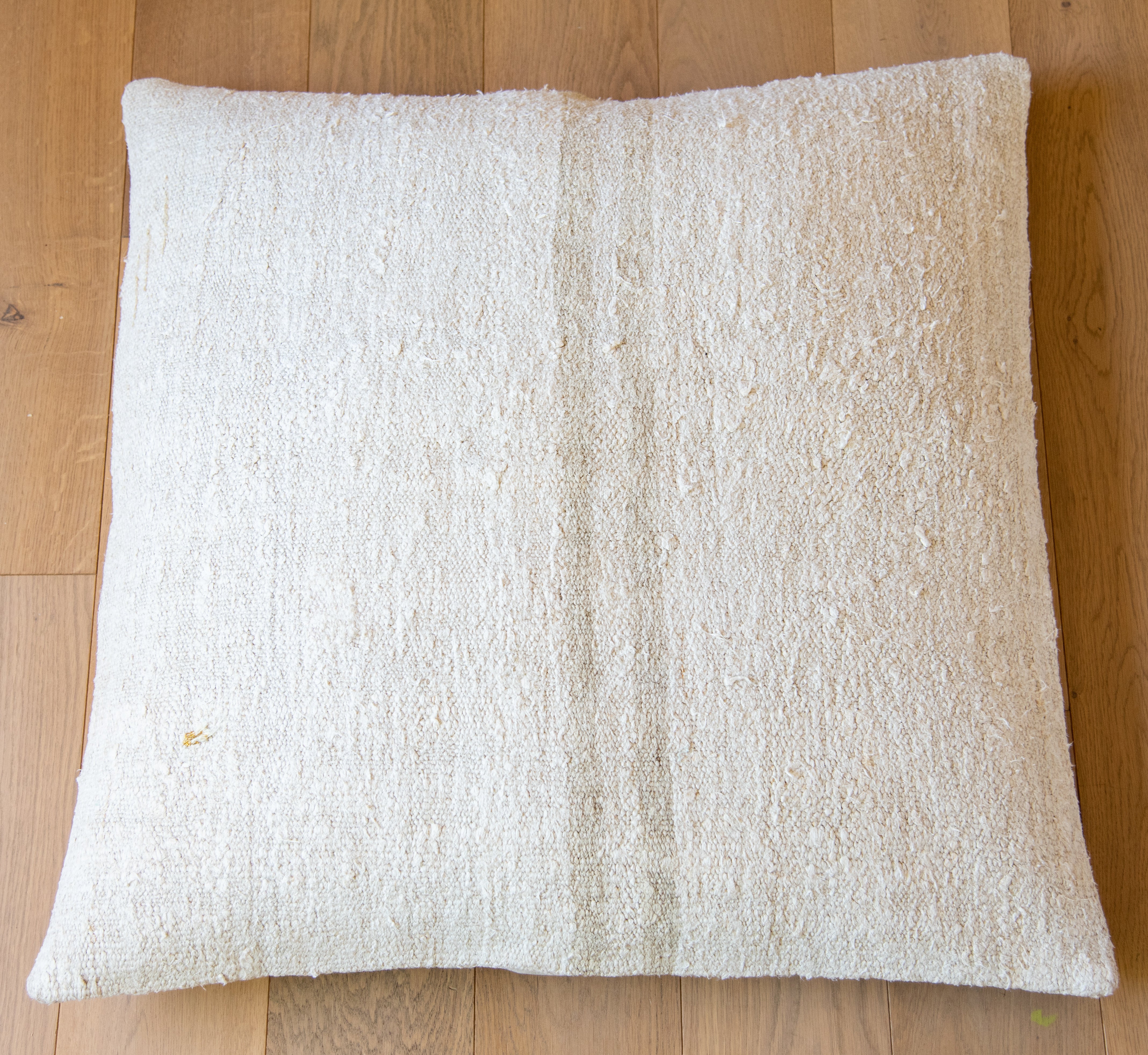 vintage floor cushion　グリーンベージュ Large Vintage Hemp Floor Cushions – HOME