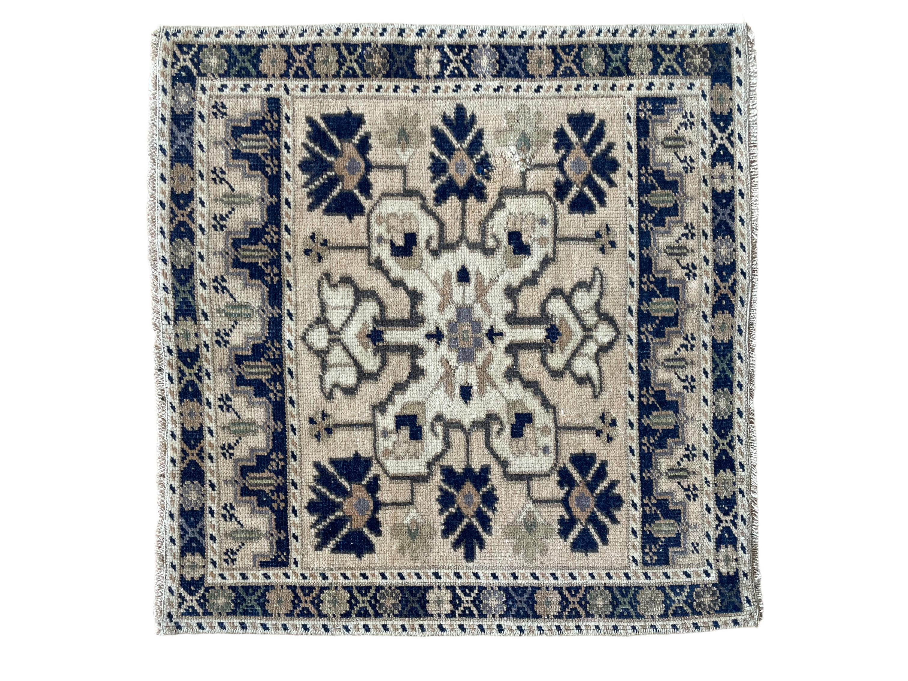 No. 520 Vintage Scatter Rug